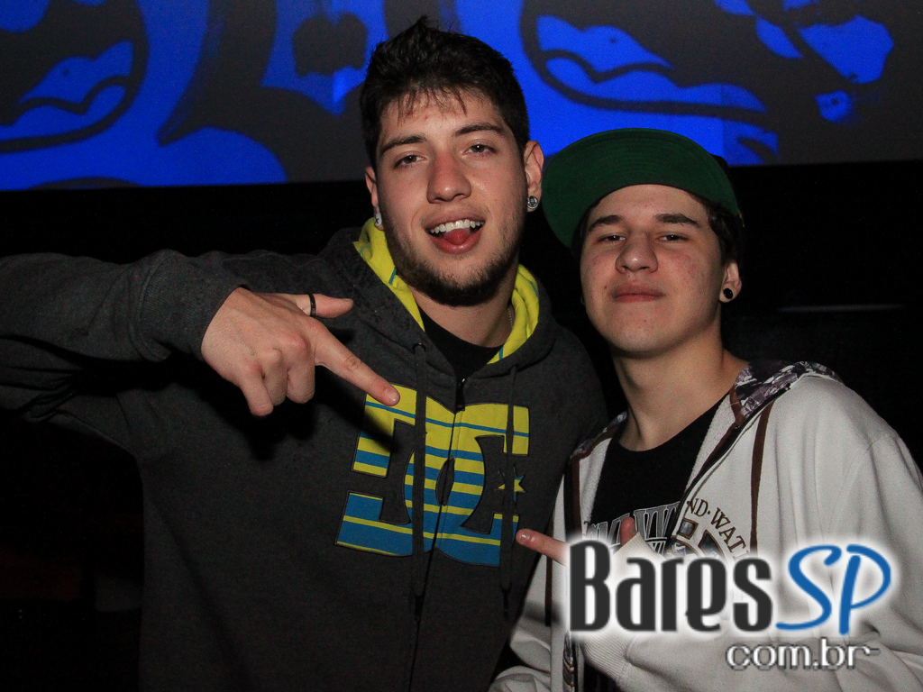 Projeto Enxame apresentou line-up especial na quinta na Clash Club Projeto Enxame apresentou line-up especial na quinta na Clash Club