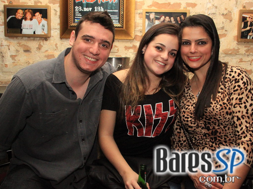 Manifesto Rock Bar realizou o lançamento da coletânea em homenagem aos 40 anos da banda Kiss Manifesto Rock Bar realizou o lançamento da coletânea em homenagem aos 40 anos da banda Kiss