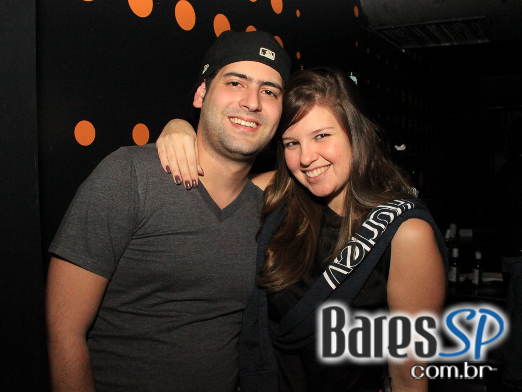 Apresentação da banda Aliados no palco do Na Mata Café Apresentação da banda Aliados no palco do Na Mata Café