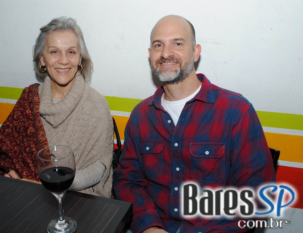 Umbabarauma Bar recebeu no domingo Brasilianos e os Bartolomeus Umbabarauma Bar recebeu no domingo Brasilianos e os Bartolomeus