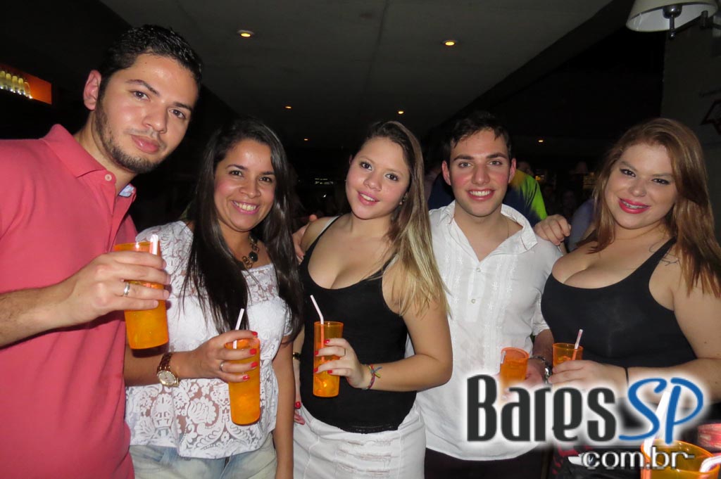 Noite Sertaneja no comando de convidados no Maevva Bar Noite Sertaneja no comando de convidados no Maevva Bar