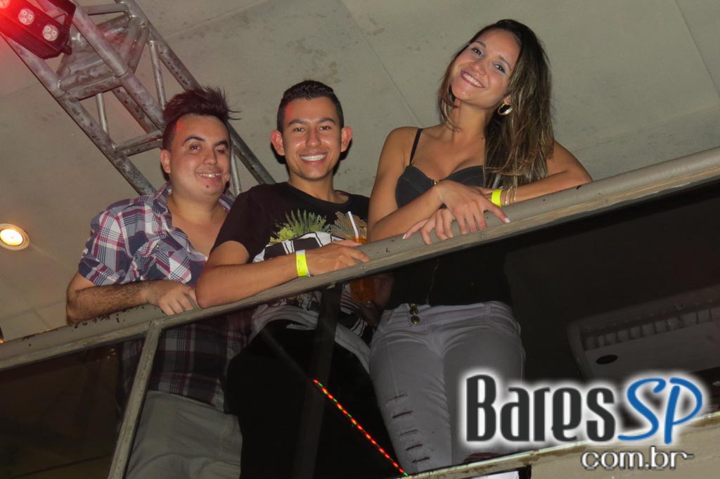 Noite Sertaneja no comando de convidados no Maevva Bar Noite Sertaneja no comando de convidados no Maevva Bar