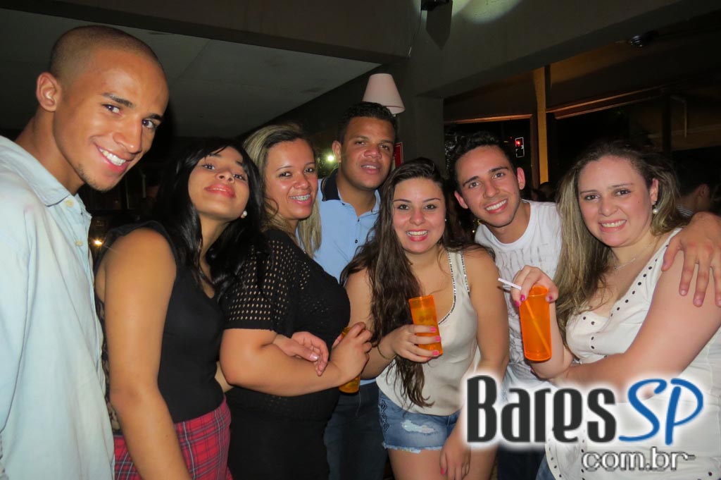 Noite Sertaneja no comando de convidados no Maevva Bar Noite Sertaneja no comando de convidados no Maevva Bar