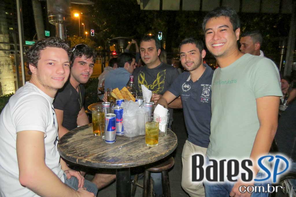 Eu Tu Eles completou 4 anos com programação especial Eu Tu Eles completou 4 anos com programação especial