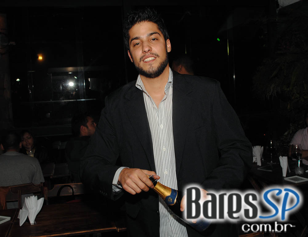 Alcino Bar inaugurou na quinta-feira com coquetel para convidados Alcino Bar inaugurou na quinta-feira com coquetel para convidados