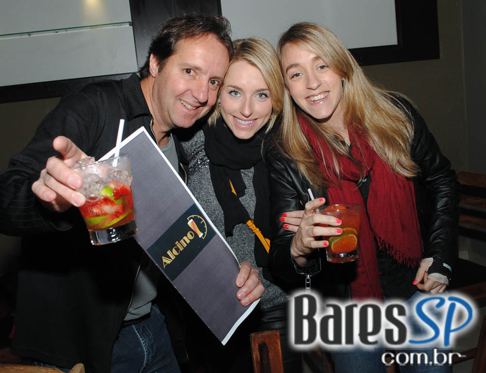 Alcino Bar inaugurou na quinta-feira com coquetel para convidados Alcino Bar inaugurou na quinta-feira com coquetel para convidados