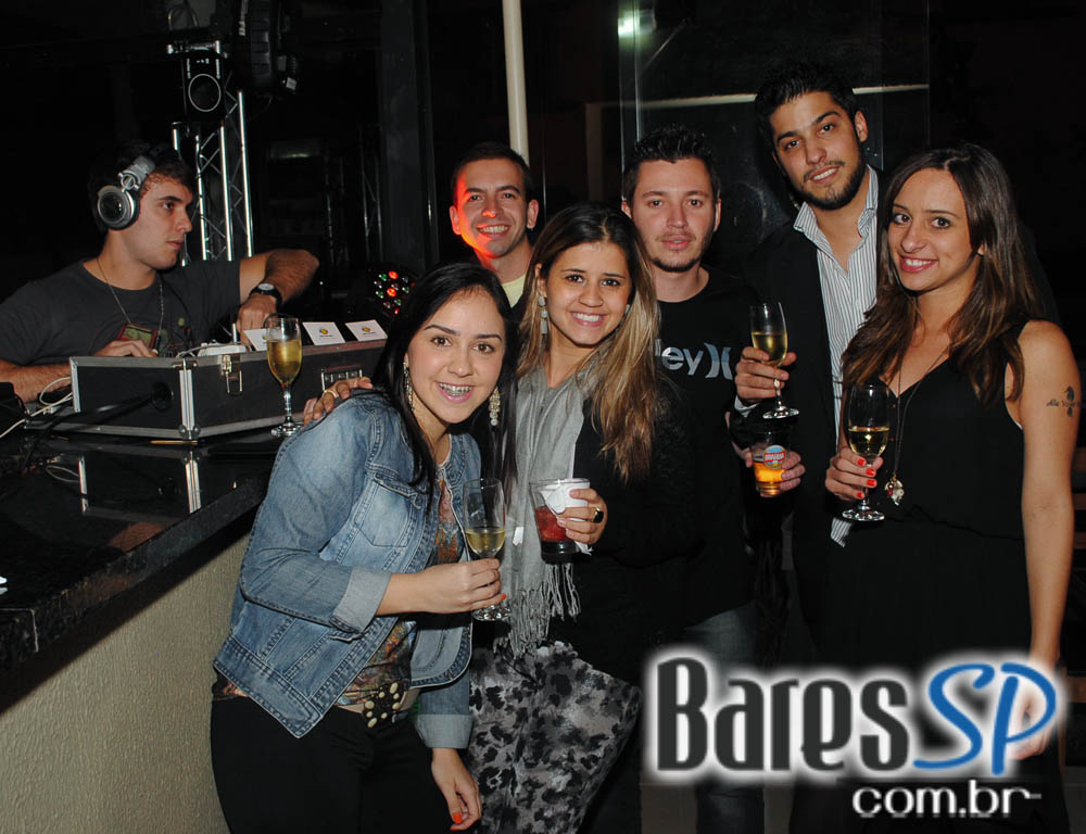 Alcino Bar inaugurou na quinta-feira com coquetel para convidados Alcino Bar inaugurou na quinta-feira com coquetel para convidados