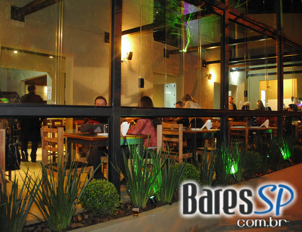 Alcino Bar inaugurou na quinta-feira com coquetel para convidados Alcino Bar inaugurou na quinta-feira com coquetel para convidados