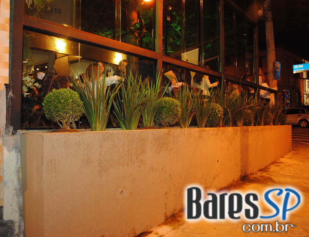 Alcino Bar inaugurou na quinta-feira com coquetel para convidados Alcino Bar inaugurou na quinta-feira com coquetel para convidados