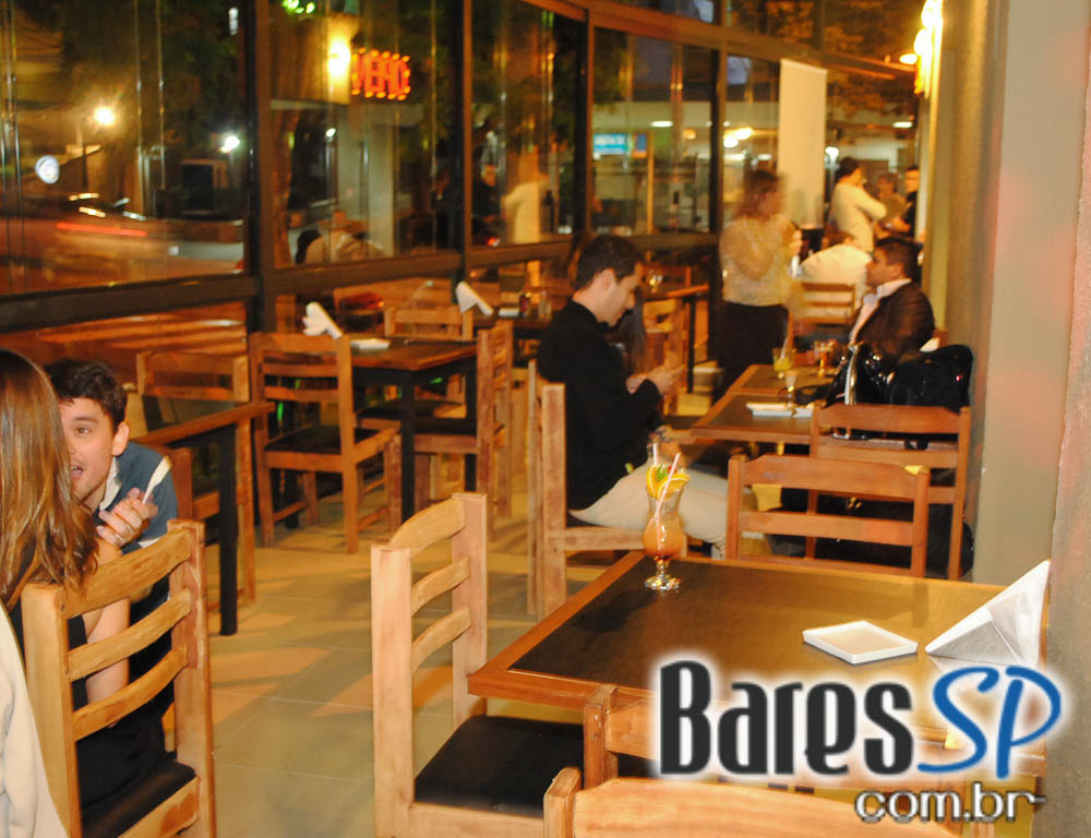 Alcino Bar inaugurou na quinta-feira com coquetel para convidados Alcino Bar inaugurou na quinta-feira com coquetel para convidados