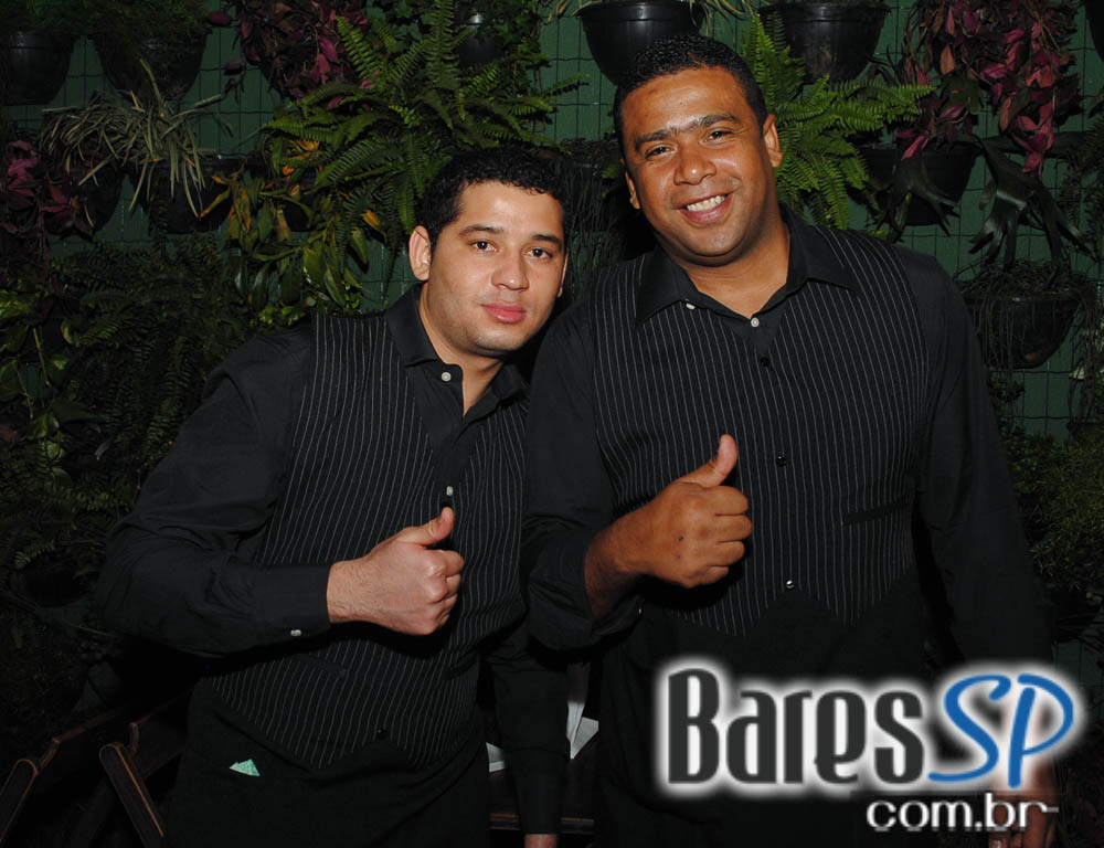 Alcino Bar inaugurou na quinta-feira com coquetel para convidados Alcino Bar inaugurou na quinta-feira com coquetel para convidados