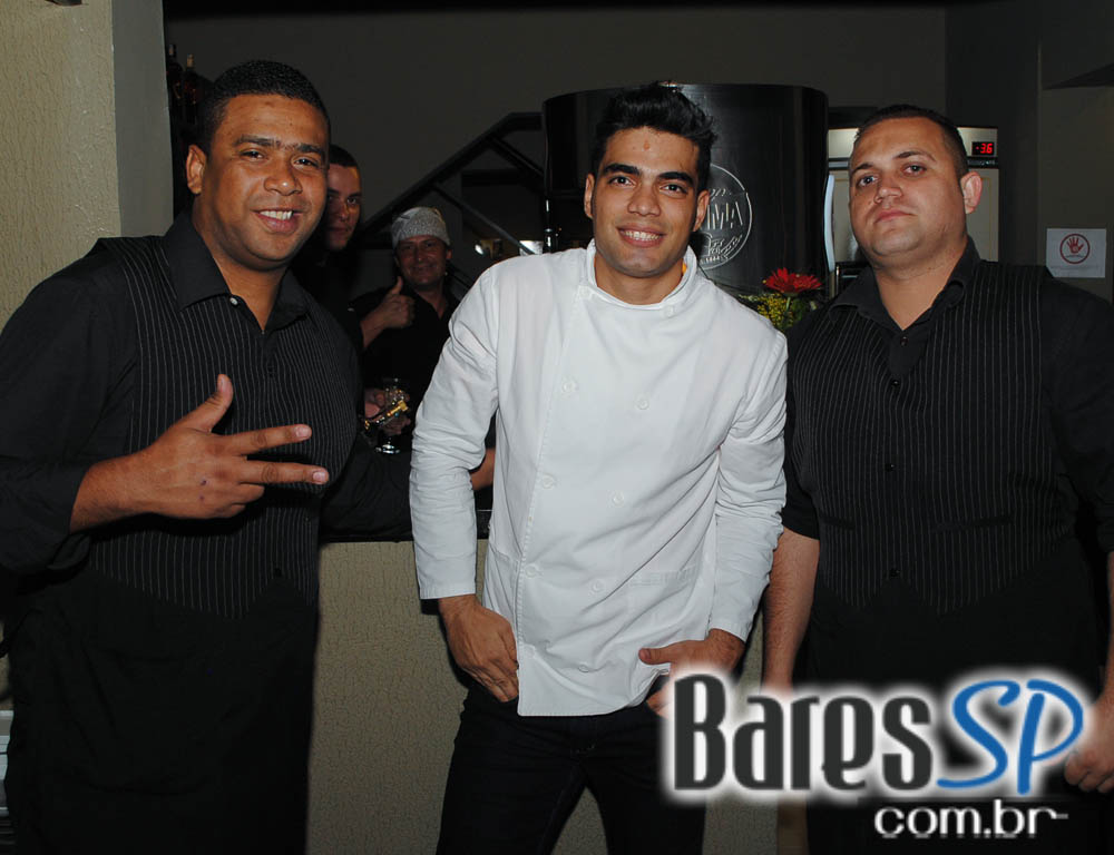 Alcino Bar inaugurou na quinta-feira com coquetel para convidados Alcino Bar inaugurou na quinta-feira com coquetel para convidados