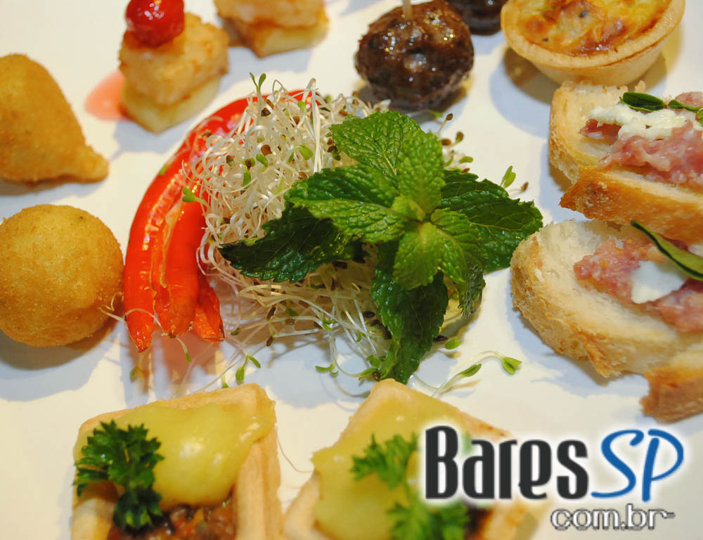 Alcino Bar inaugurou na quinta-feira com coquetel para convidados Alcino Bar inaugurou na quinta-feira com coquetel para convidados