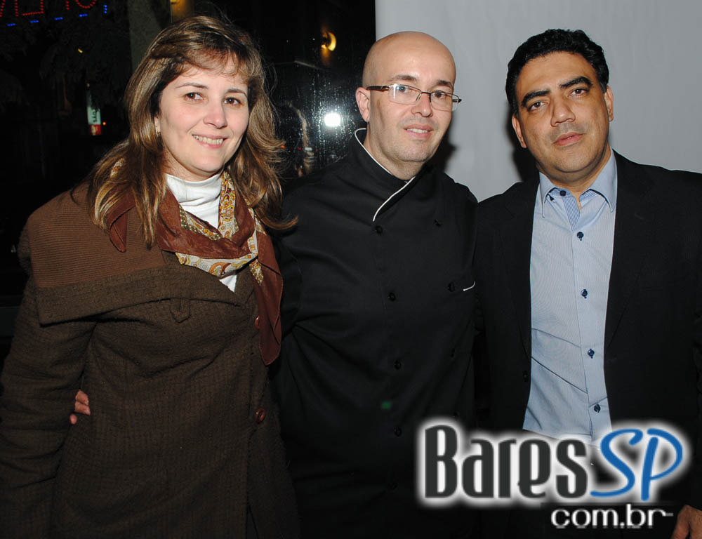 Alcino Bar inaugurou na quinta-feira com coquetel para convidados Alcino Bar inaugurou na quinta-feira com coquetel para convidados