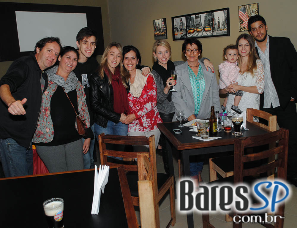 Alcino Bar inaugurou na quinta-feira com coquetel para convidados Alcino Bar inaugurou na quinta-feira com coquetel para convidados