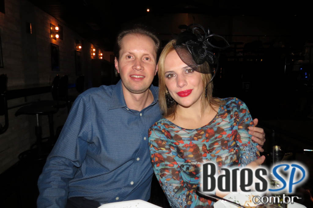 Elza Soares se apresentou no Tom Jazz com o espetáculo inovador Elza Soares se apresentou no Tom Jazz com o espetáculo inovador