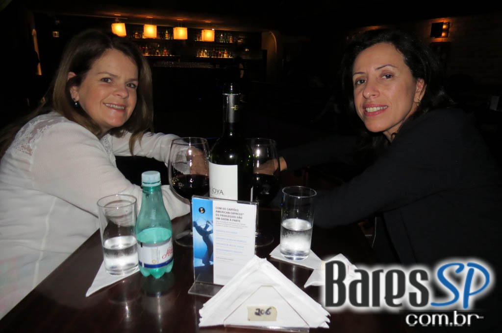 Elza Soares se apresentou no Tom Jazz com o espetáculo inovador Elza Soares se apresentou no Tom Jazz com o espetáculo inovador