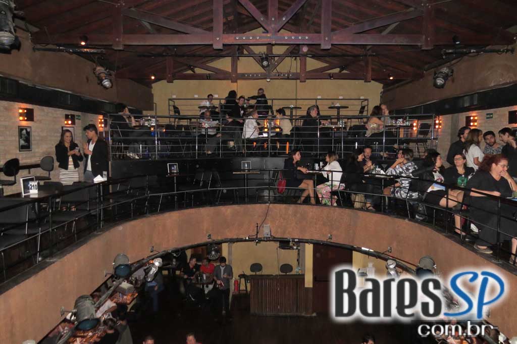 Elza Soares se apresentou no Tom Jazz com o espetáculo inovador Elza Soares se apresentou no Tom Jazz com o espetáculo inovador