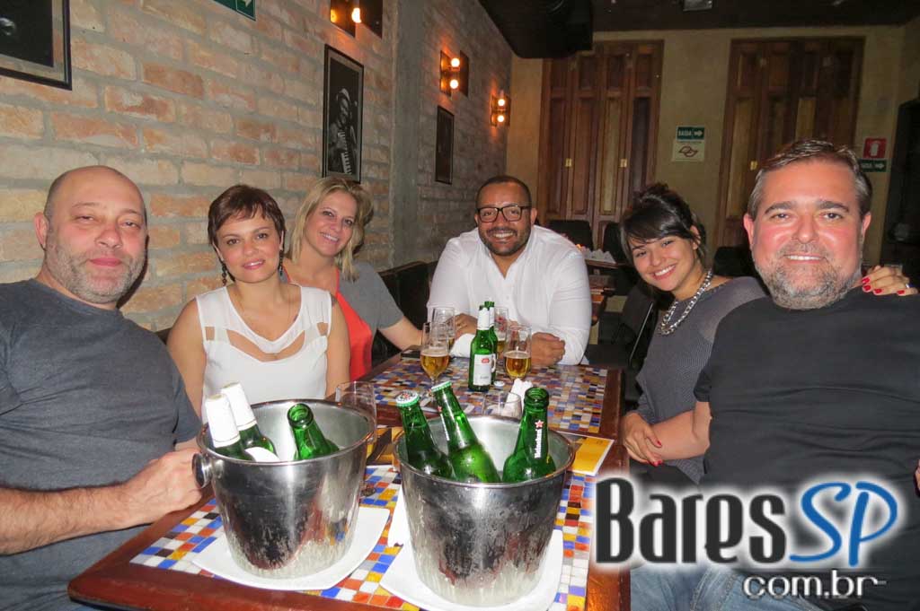 Elza Soares se apresentou no Tom Jazz com o espetáculo inovador Elza Soares se apresentou no Tom Jazz com o espetáculo inovador