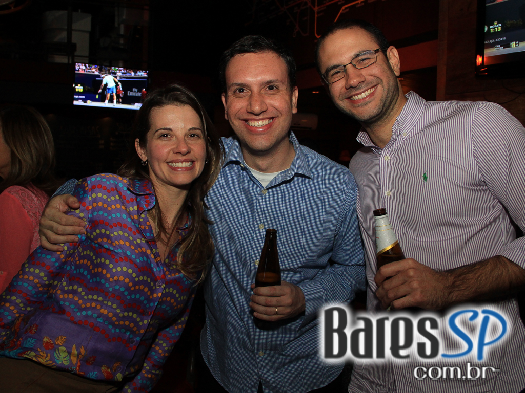 Thereza Dalme se apresentou no palco do Gracia Bar na quinta Thereza Dalme se apresentou no palco do Gracia Bar na quinta