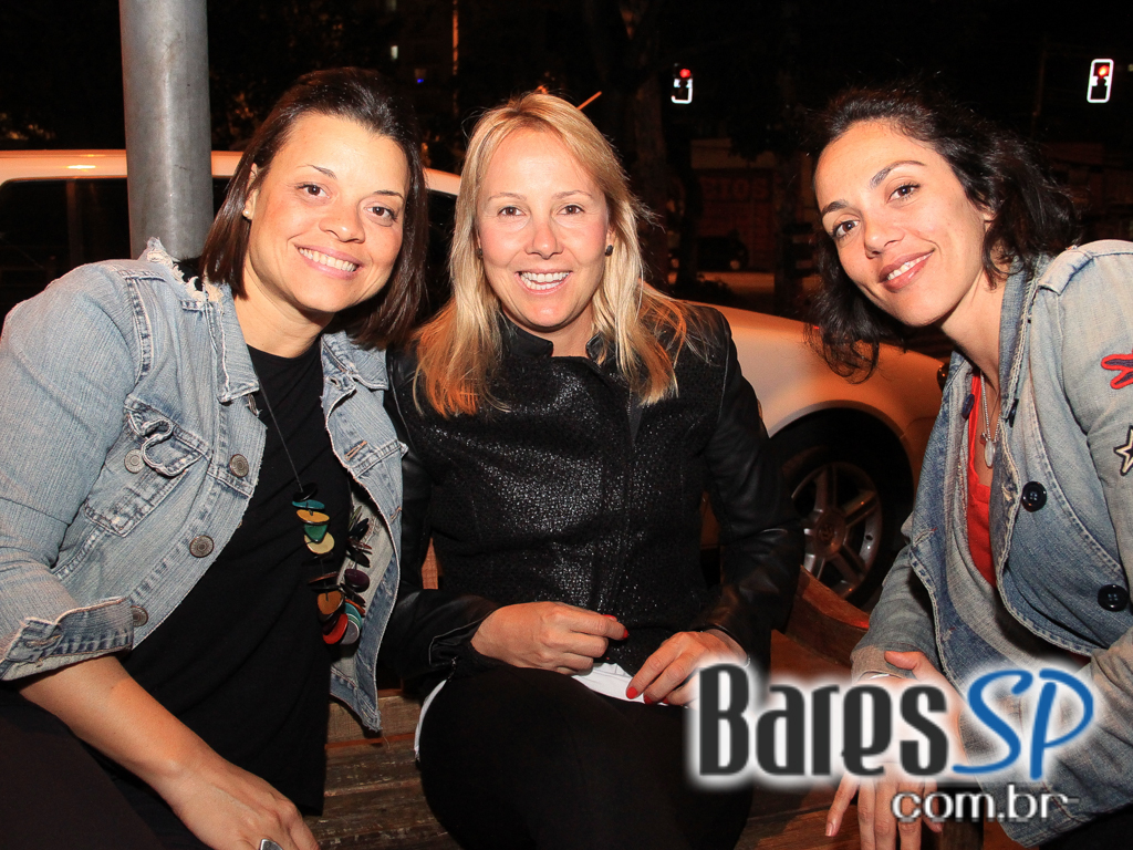 Thereza Dalme se apresentou no palco do Gracia Bar na quinta Thereza Dalme se apresentou no palco do Gracia Bar na quinta