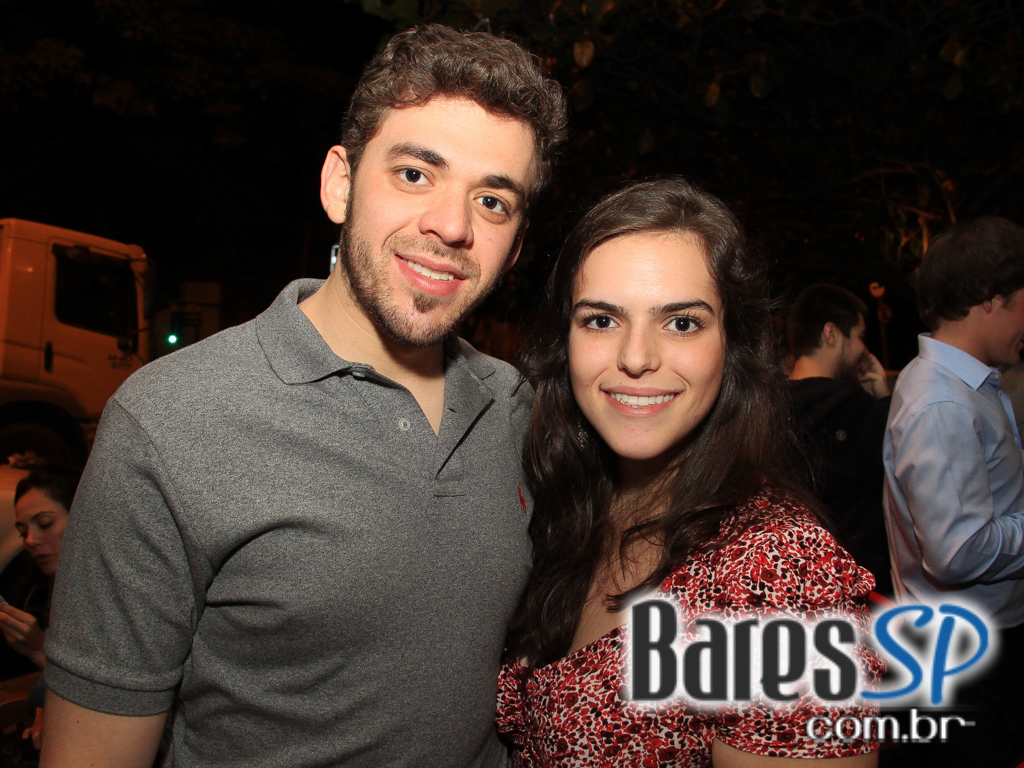 Thereza Dalme se apresentou no palco do Gracia Bar na quinta Thereza Dalme se apresentou no palco do Gracia Bar na quinta