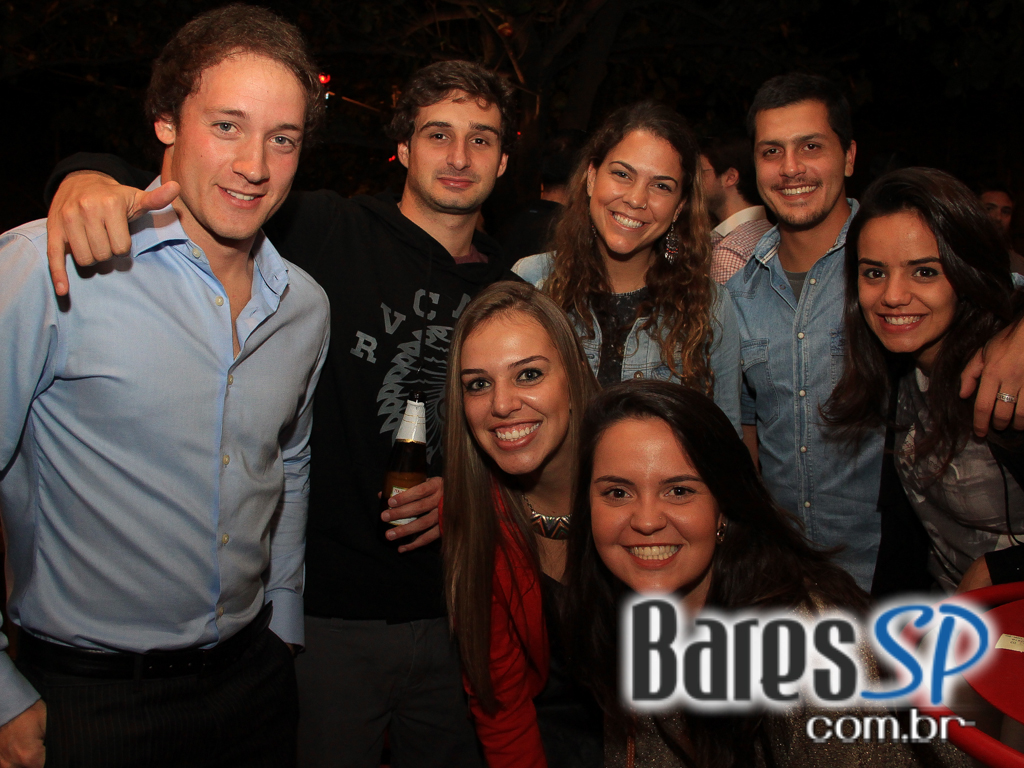 Thereza Dalme se apresentou no palco do Gracia Bar na quinta Thereza Dalme se apresentou no palco do Gracia Bar na quinta