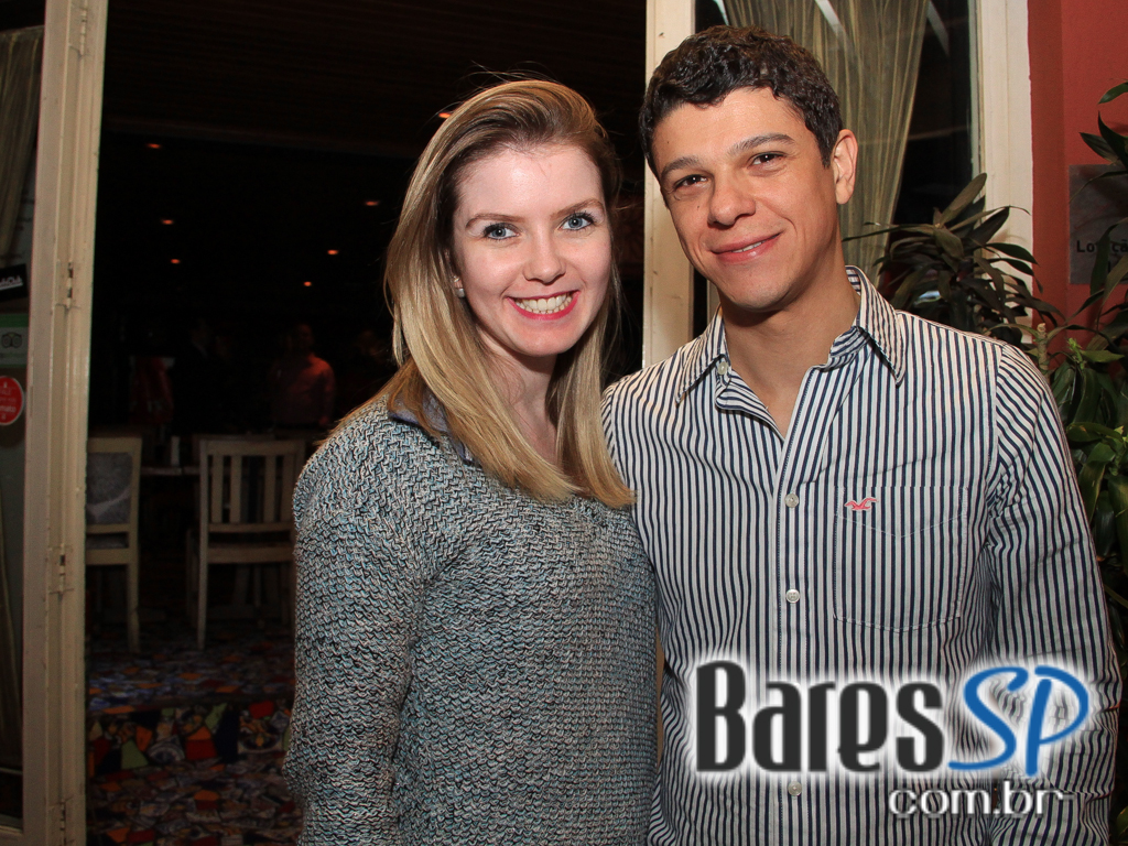 Thereza Dalme se apresentou no palco do Gracia Bar na quinta Thereza Dalme se apresentou no palco do Gracia Bar na quinta