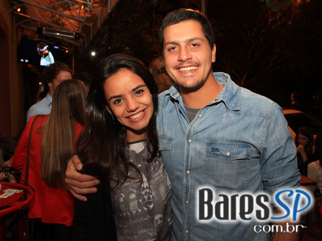 Thereza Dalme se apresentou no palco do Gracia Bar na quinta Thereza Dalme se apresentou no palco do Gracia Bar na quinta