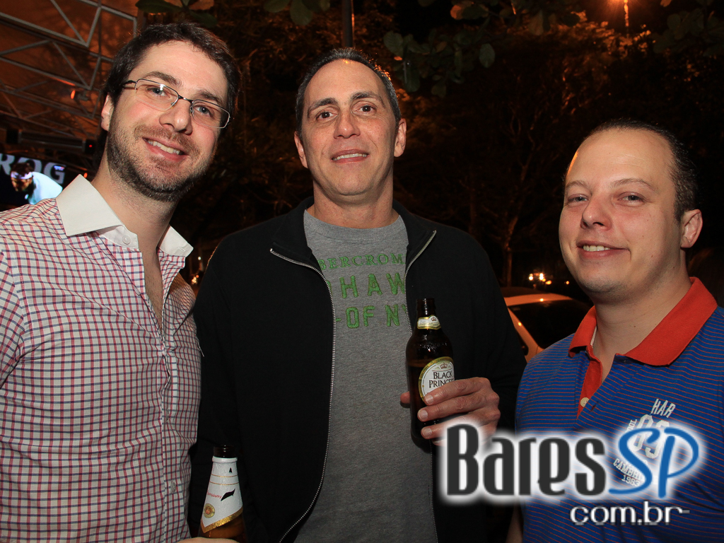 Thereza Dalme se apresentou no palco do Gracia Bar na quinta Thereza Dalme se apresentou no palco do Gracia Bar na quinta