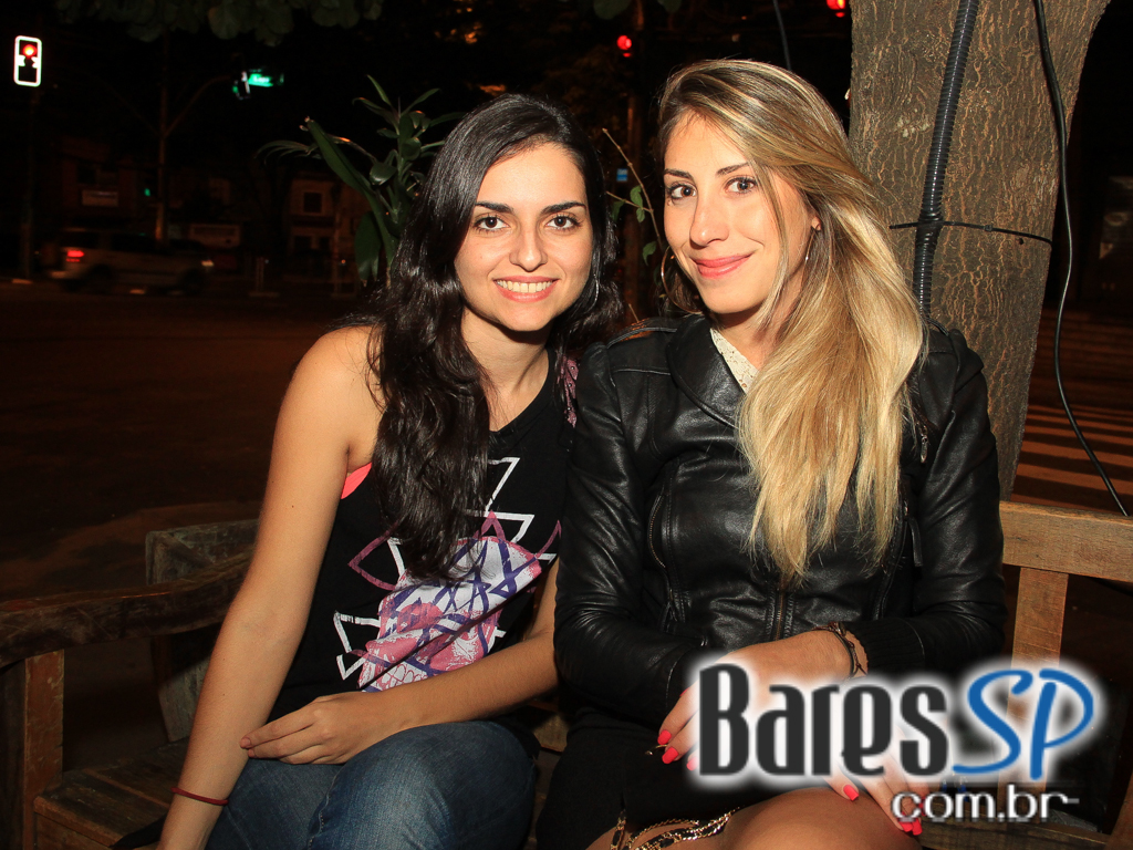 Thereza Dalme se apresentou no palco do Gracia Bar na quinta Thereza Dalme se apresentou no palco do Gracia Bar na quinta