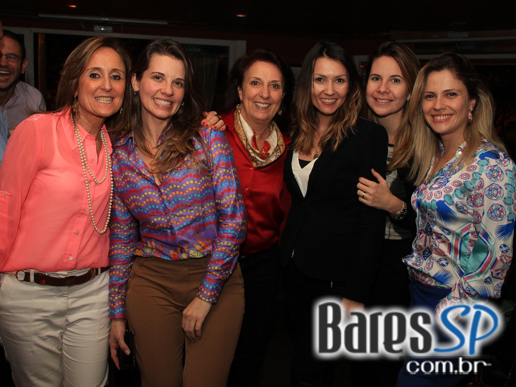 Thereza Dalme se apresentou no palco do Gracia Bar na quinta Thereza Dalme se apresentou no palco do Gracia Bar na quinta