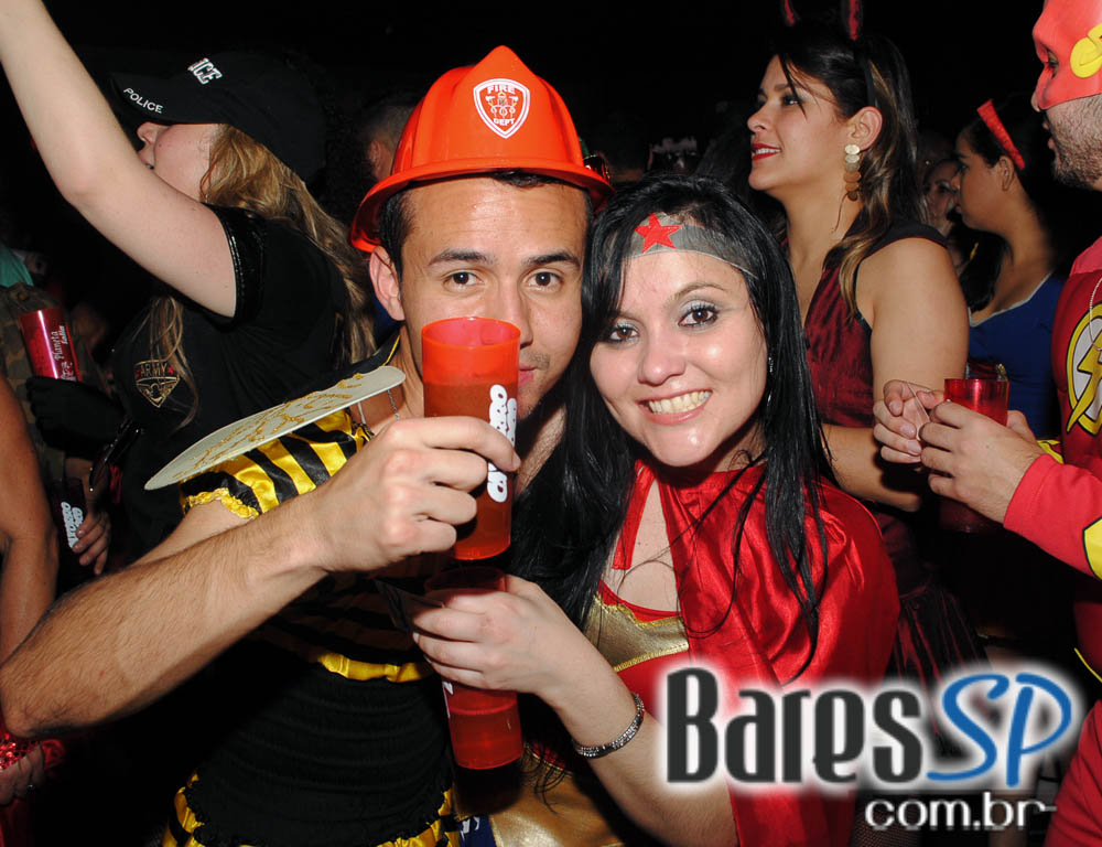 28º Caxorro Loco 2014 com festa Open Bar à fantasia no Via Matarazzo 28º Caxorro Loco 2014 com festa Open Bar à fantasia no Via Matarazzo