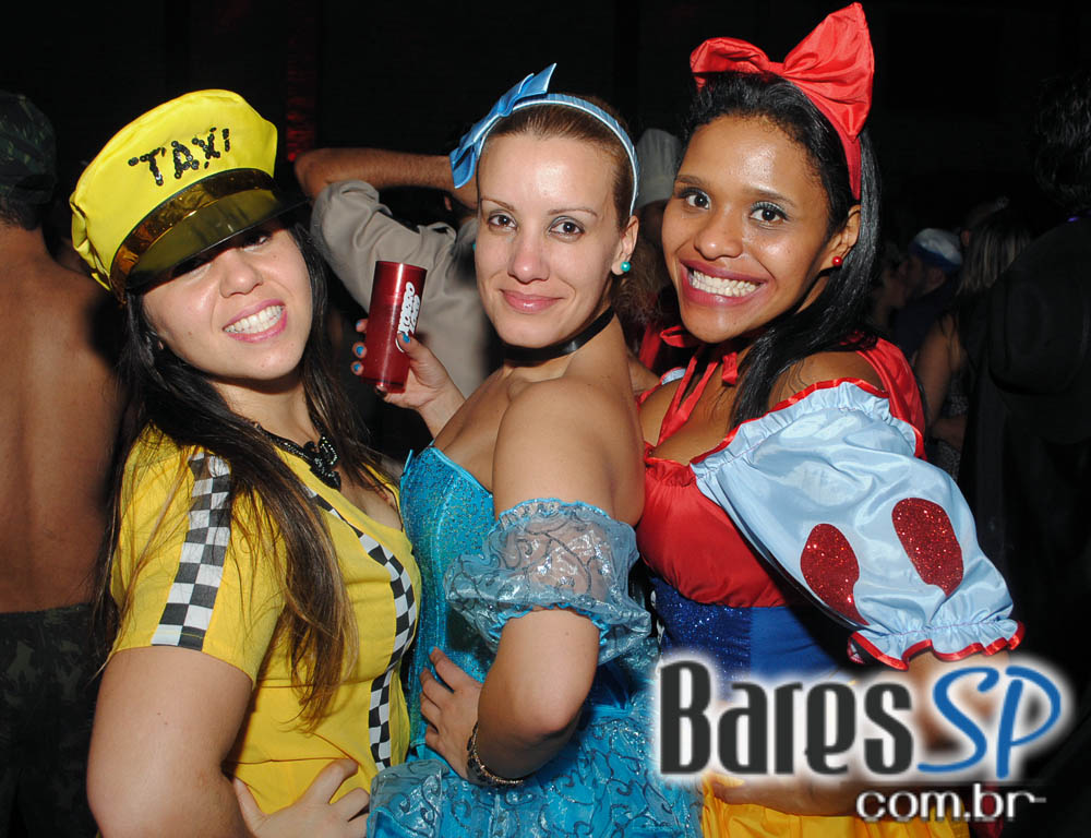 28º Caxorro Loco 2014 com festa Open Bar à fantasia no Via Matarazzo 28º Caxorro Loco 2014 com festa Open Bar à fantasia no Via Matarazzo