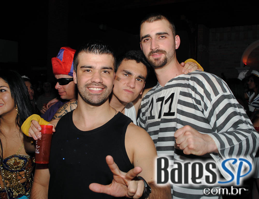 28º Caxorro Loco 2014 com festa Open Bar à fantasia no Via Matarazzo 28º Caxorro Loco 2014 com festa Open Bar à fantasia no Via Matarazzo