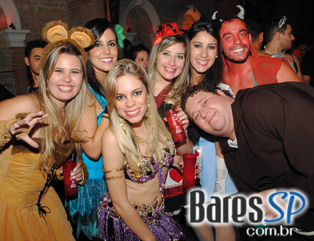 28º Caxorro Loco 2014 com festa Open Bar à fantasia no Via Matarazzo 28º Caxorro Loco 2014 com festa Open Bar à fantasia no Via Matarazzo