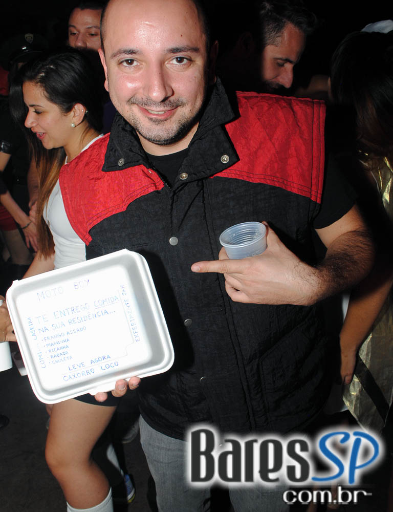 28º Caxorro Loco 2014 com festa Open Bar à fantasia no Via Matarazzo 28º Caxorro Loco 2014 com festa Open Bar à fantasia no Via Matarazzo