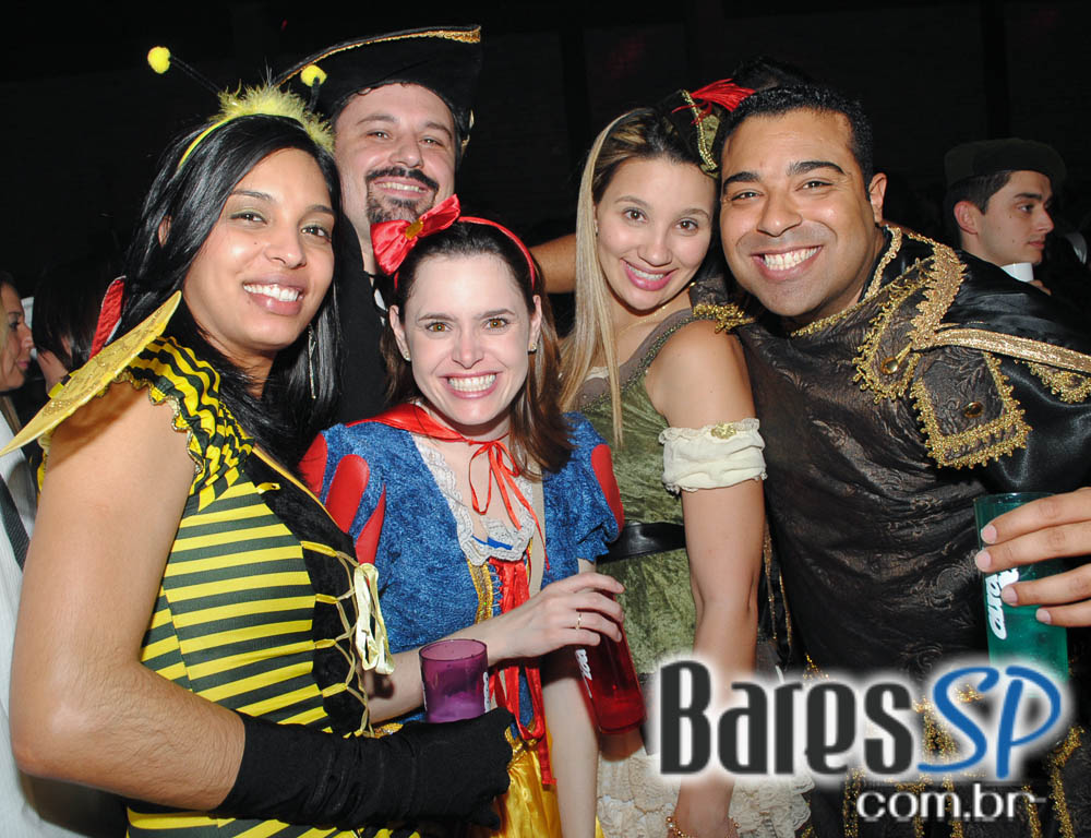 28º Caxorro Loco 2014 com festa Open Bar à fantasia no Via Matarazzo 28º Caxorro Loco 2014 com festa Open Bar à fantasia no Via Matarazzo