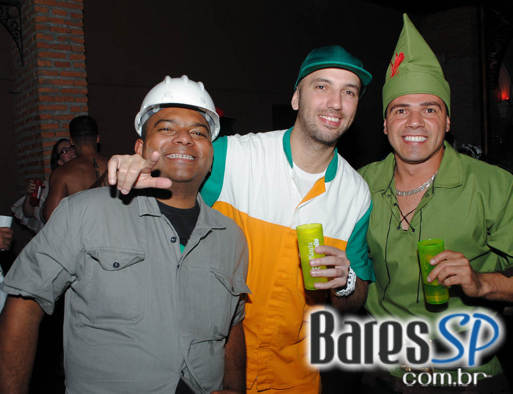 28º Caxorro Loco 2014 com festa Open Bar à fantasia no Via Matarazzo 28º Caxorro Loco 2014 com festa Open Bar à fantasia no Via Matarazzo