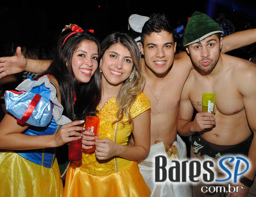 28º Caxorro Loco 2014 com festa Open Bar à fantasia no Via Matarazzo 28º Caxorro Loco 2014 com festa Open Bar à fantasia no Via Matarazzo
