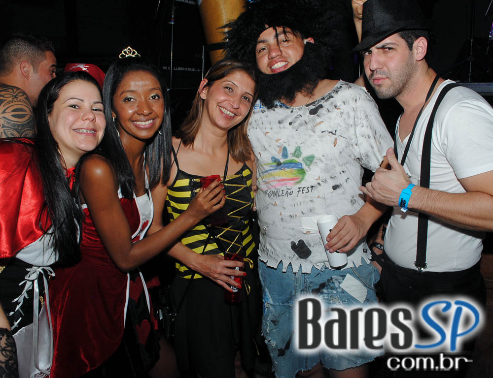 28º Caxorro Loco 2014 com festa Open Bar à fantasia no Via Matarazzo 28º Caxorro Loco 2014 com festa Open Bar à fantasia no Via Matarazzo