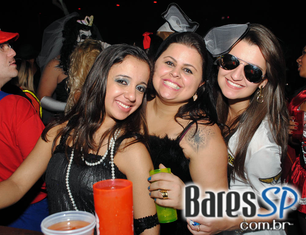 28º Caxorro Loco 2014 com festa Open Bar à fantasia no Via Matarazzo 28º Caxorro Loco 2014 com festa Open Bar à fantasia no Via Matarazzo