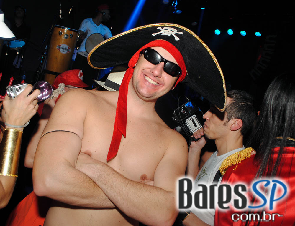 28º Caxorro Loco 2014 com festa Open Bar à fantasia no Via Matarazzo 28º Caxorro Loco 2014 com festa Open Bar à fantasia no Via Matarazzo