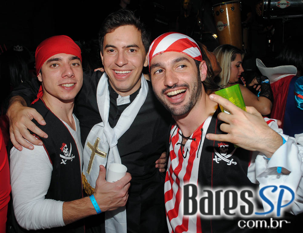 28º Caxorro Loco 2014 com festa Open Bar à fantasia no Via Matarazzo 28º Caxorro Loco 2014 com festa Open Bar à fantasia no Via Matarazzo
