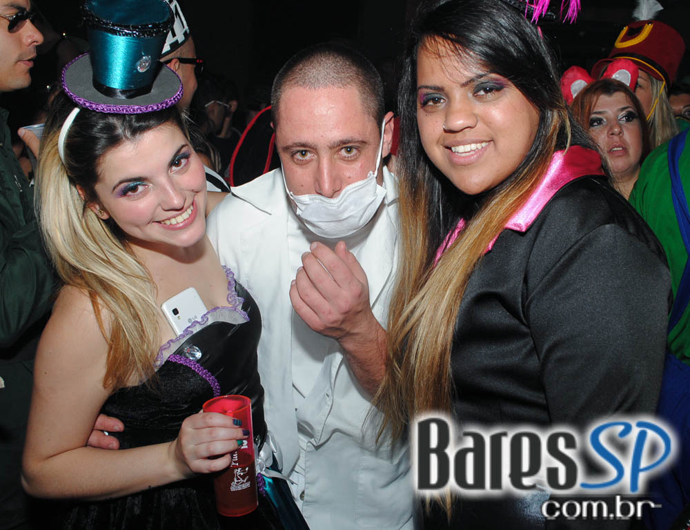 28º Caxorro Loco 2014 com festa Open Bar à fantasia no Via Matarazzo 28º Caxorro Loco 2014 com festa Open Bar à fantasia no Via Matarazzo
