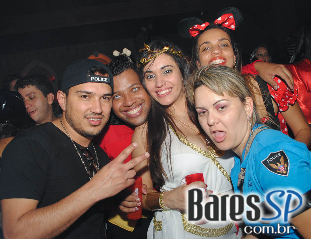 28º Caxorro Loco 2014 com festa Open Bar à fantasia no Via Matarazzo 28º Caxorro Loco 2014 com festa Open Bar à fantasia no Via Matarazzo