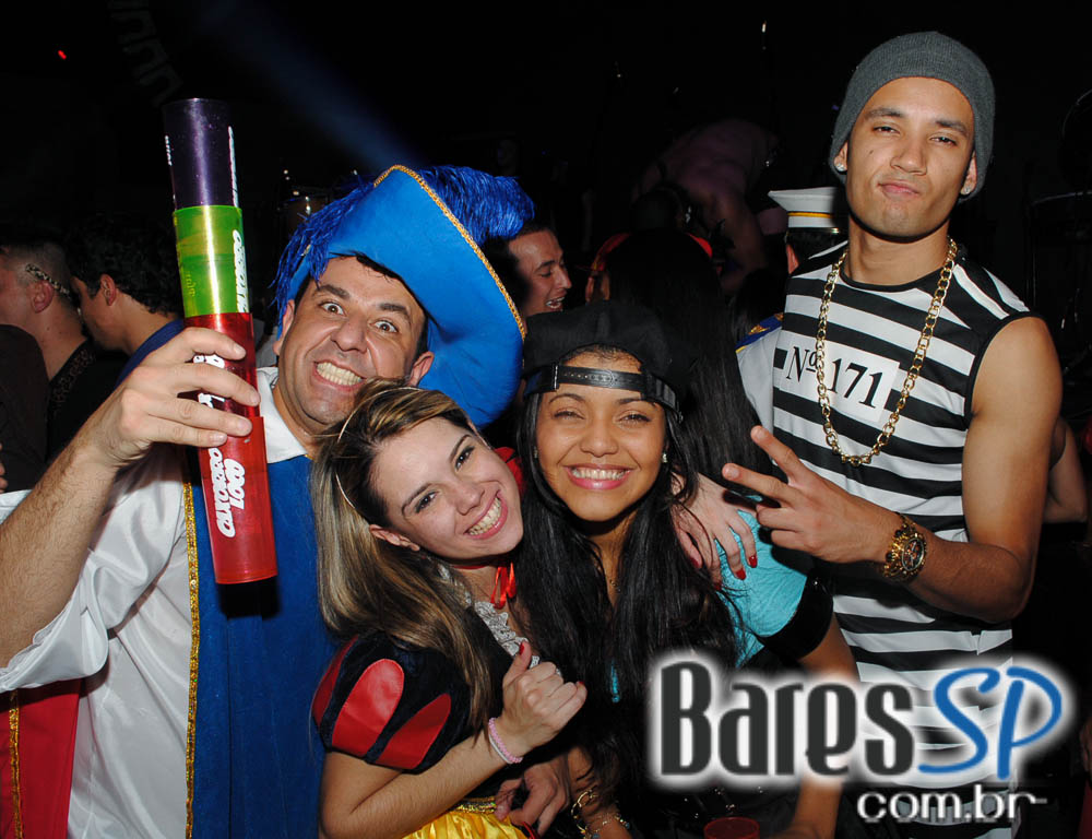 28º Caxorro Loco 2014 com festa Open Bar à fantasia no Via Matarazzo 28º Caxorro Loco 2014 com festa Open Bar à fantasia no Via Matarazzo