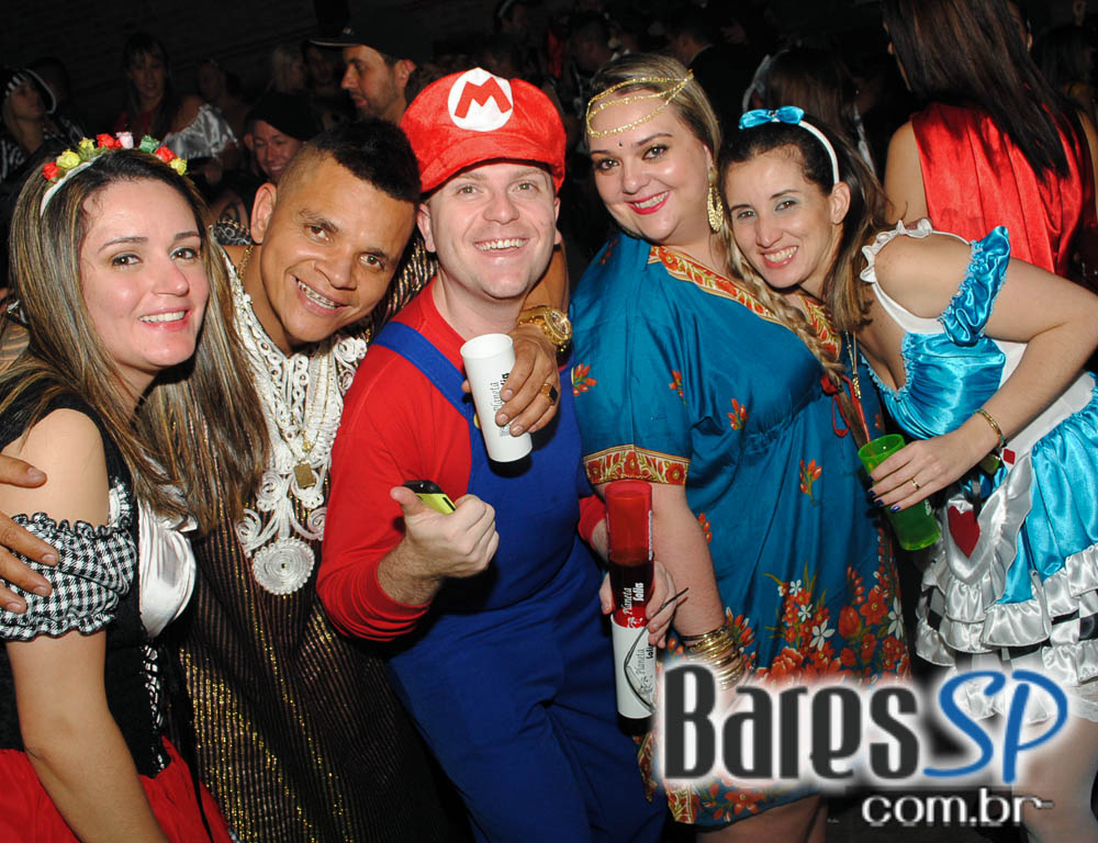 28º Caxorro Loco 2014 com festa Open Bar à fantasia no Via Matarazzo 28º Caxorro Loco 2014 com festa Open Bar à fantasia no Via Matarazzo