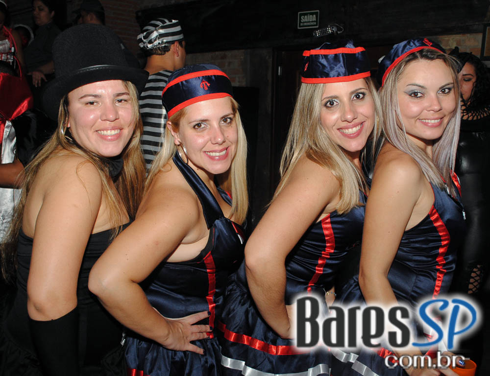 28º Caxorro Loco 2014 com festa Open Bar à fantasia no Via Matarazzo 28º Caxorro Loco 2014 com festa Open Bar à fantasia no Via Matarazzo