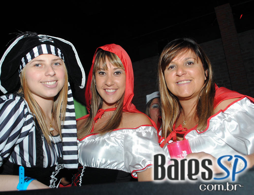 28º Caxorro Loco 2014 com festa Open Bar à fantasia no Via Matarazzo 28º Caxorro Loco 2014 com festa Open Bar à fantasia no Via Matarazzo